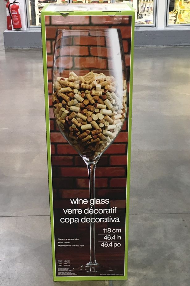 巨大ワイングラス